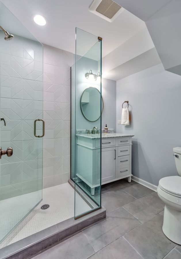 Old Irving Basement With Bathroom